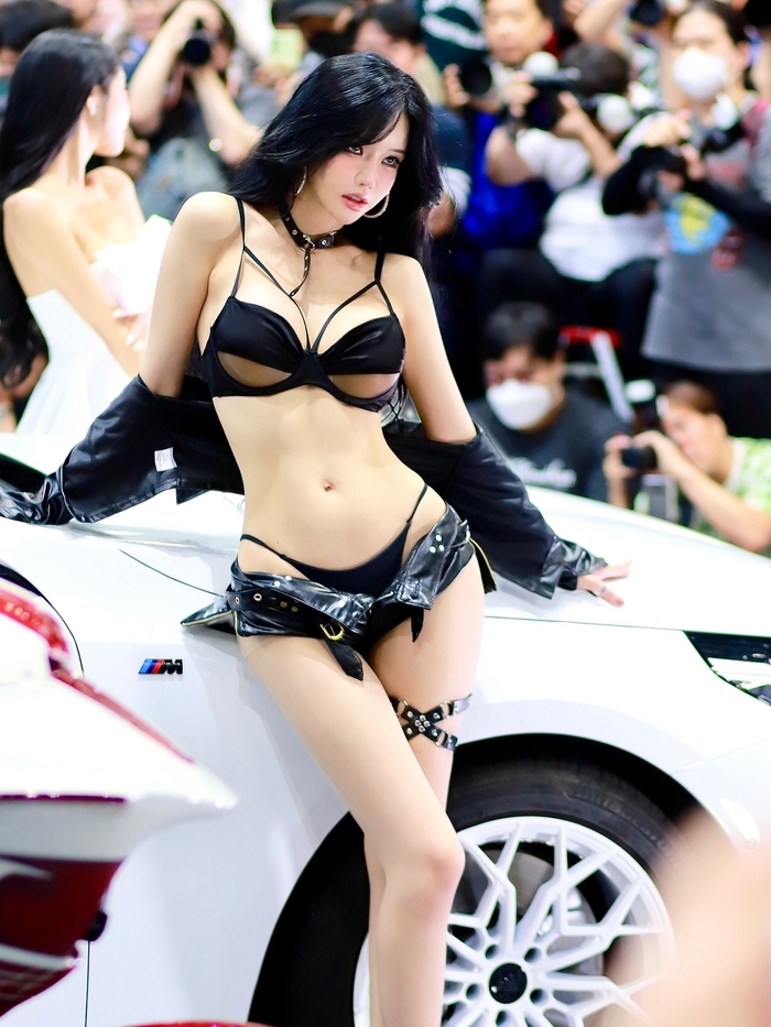 모델 민한나, 독보적 비주얼과 진정성 있는 태도··· 나보다 셔터를 멈출 수 없는 모델은 없을 것!